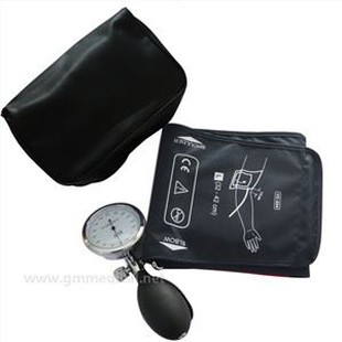 Stor voksen manuell blodtrykk mansjett, enkelt rør mansjett med trykkmåler og inflasjon pære mørk blå.